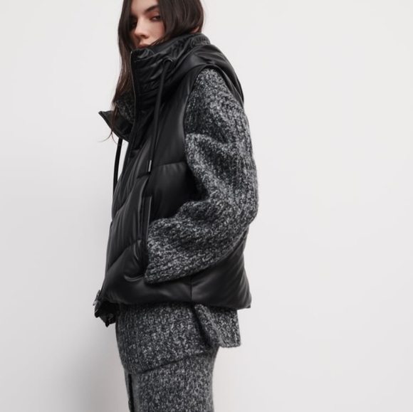ZARA PUFFER VEST - Picture 1 of 4